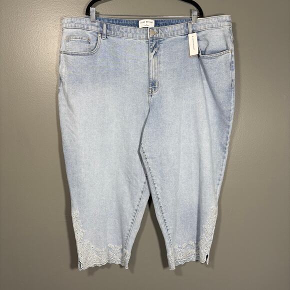 Lane Bryant NWT Coquette Embroidered Boyfriend Capri Jeans - 26 - Women's Plus - Picture 2 of 10